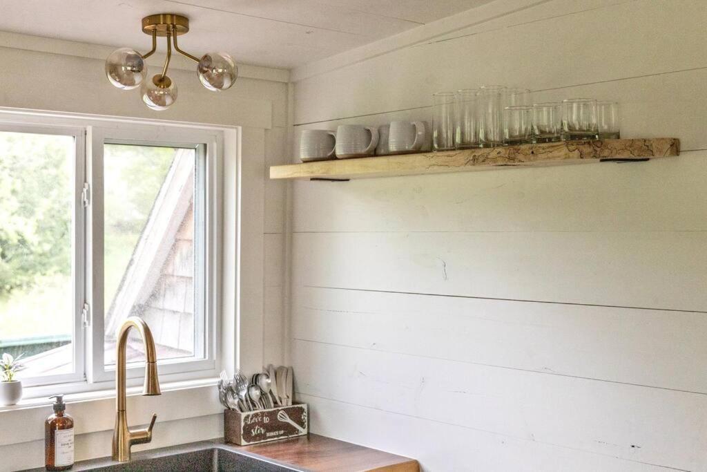Charming & Freshly Restored Farmhouse 1 Mile From Center Of Stowe Exterior foto