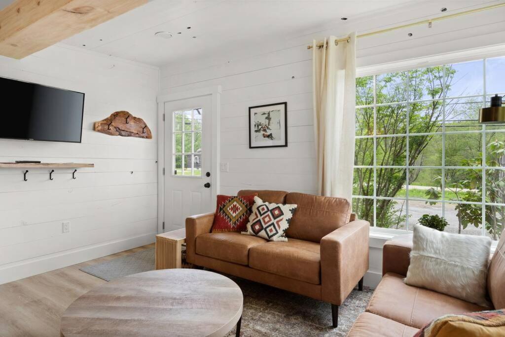Charming & Freshly Restored Farmhouse 1 Mile From Center Of Stowe Exterior foto